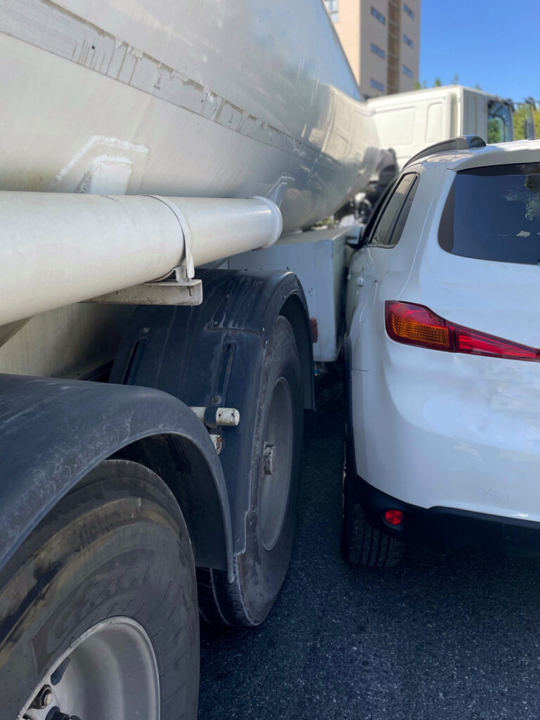 Process to Sue Trucking Company in Austin