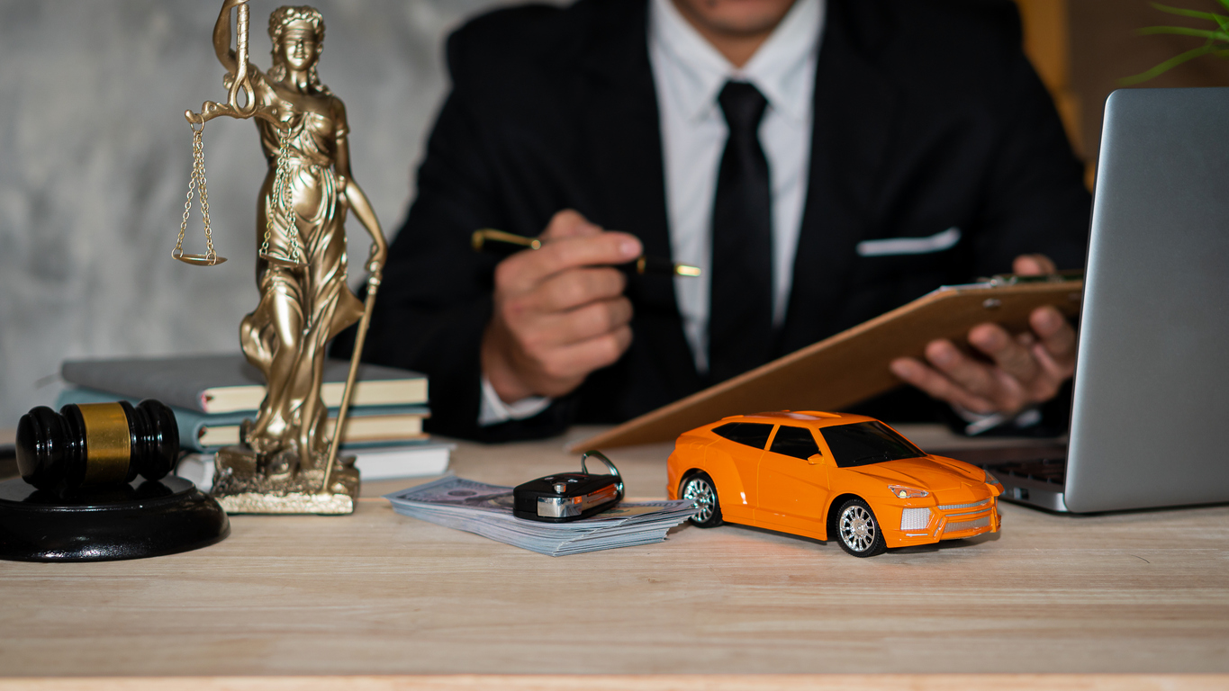 How an Experienced Auto Accident Lawyer San Diego Handles Complex Multi-Vehicle Crash Cases